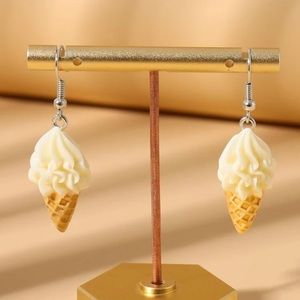 🍦 Adorable Kawaii Ice Cream Drop Earrings 🍦
